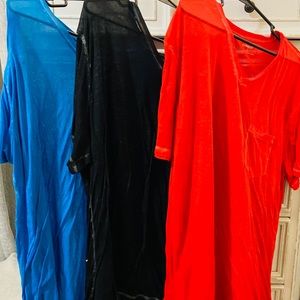 Men’s XXL express shirt V neck with pocket.